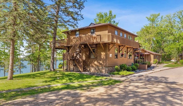 Cabin #11 Upstairs Loft 2BR 2BA Timberlane Resort