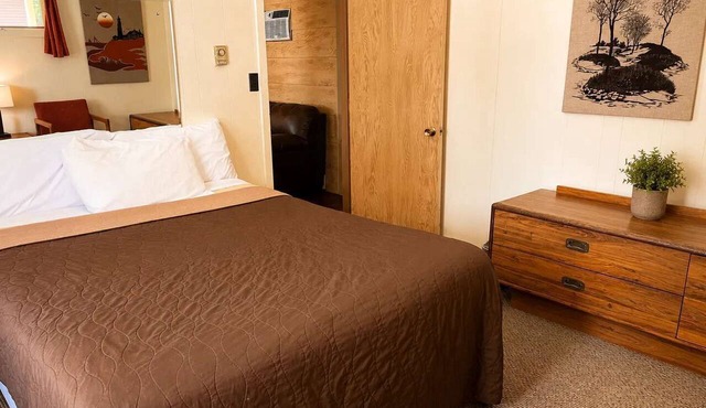 Cabin 19-Woodland Motor Lodge