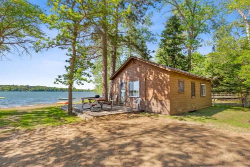 Cabin #9 2BR 1BA Timberlane Resort