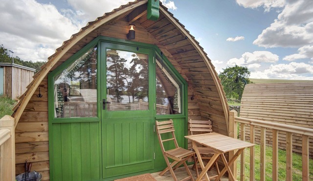 Cabin in Northumberland with Lake Views