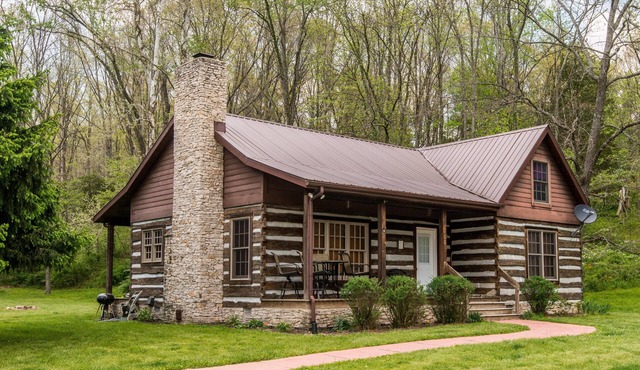 Cabin Next to State Park | Hot Tub, Lake Access & Privacy 2BR, 1 BA