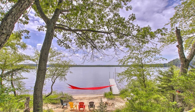 Cabin w/ Kayaks Situated on the Wisconsin River!