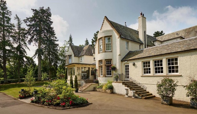 Cairn Lodge