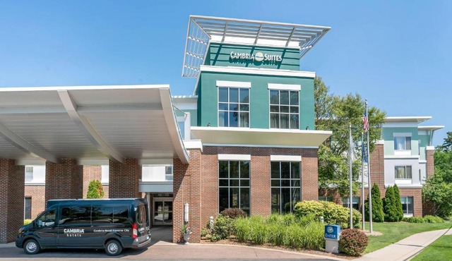 Cambria Hotel Traverse City