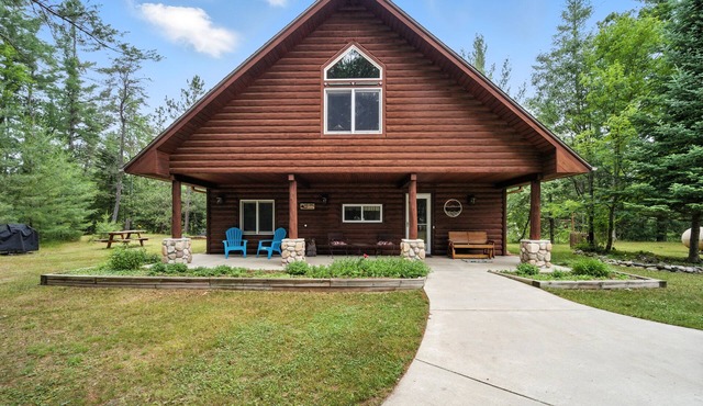 Camp Cedar Resort: Three home resort*Sleeps 11*On Manistee River