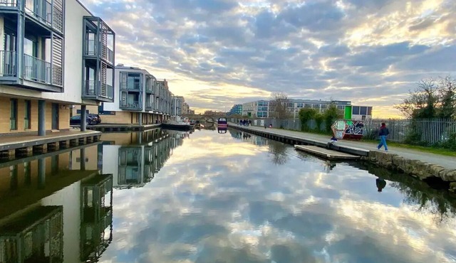 Canalside retreat - City Centre