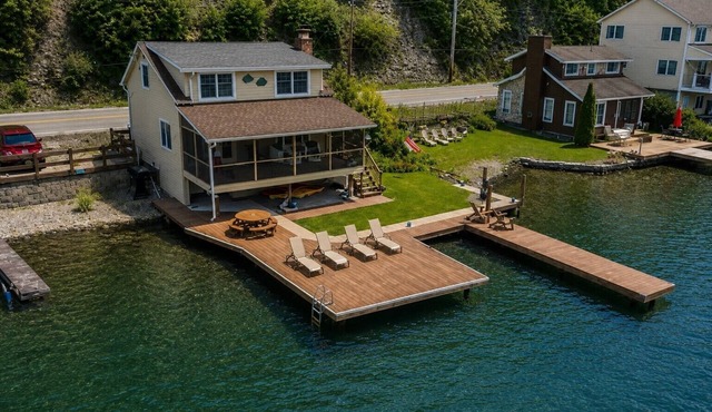 Canandaigua Lakefront | 5 Mins to Naples | Dock