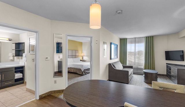 Candlewood Suites Erie by IHG