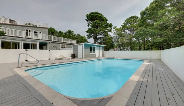 Cape Home w/Oceanview, Roof Deck Pool & Hot Tub