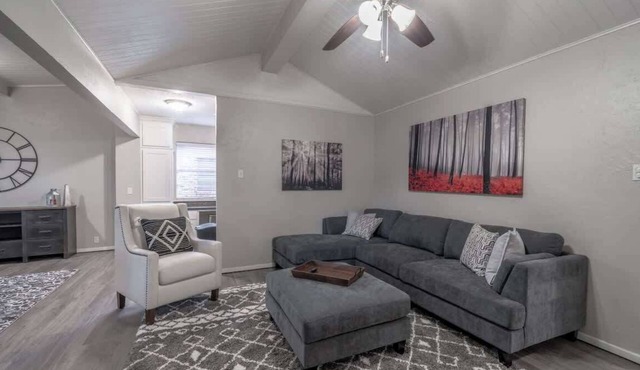 Caprock Courtside - 4BR/2BA - Centrally Located