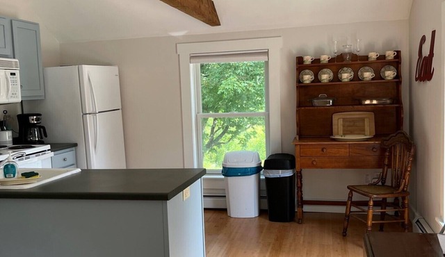 Captain's Quarters at Waldo Emerson Inn Carriage House, 2nd floor 2 bdrm/1 bath