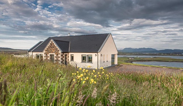 Captain's Rest with Hot Tub and Sauna