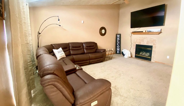 *Captivating Twin Home on quiet street close to lots of attractions*