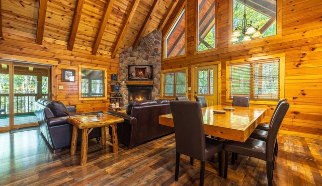 Cardinal Cabin (Hocking Hills area)