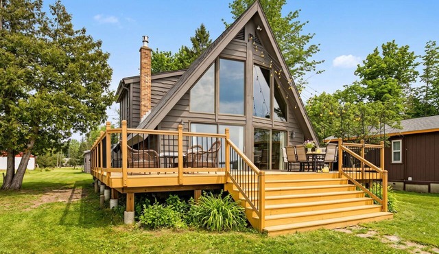Caribouyah! Lakefront Cabin by Heirloom Vacations