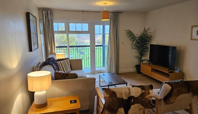 Carlisle Stunning 2 Bed Appt with Parking 5 mins J42 M6