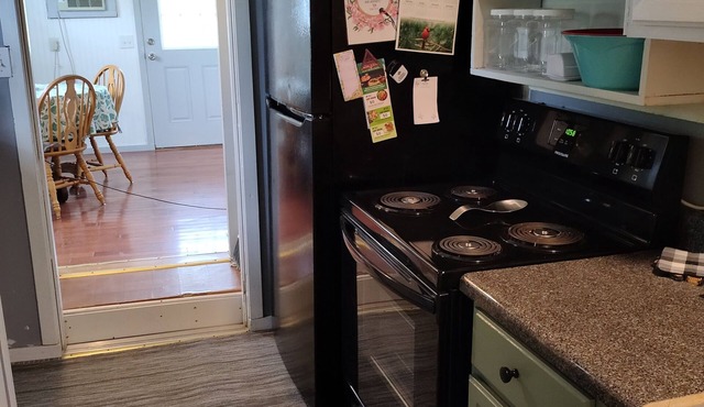 Carriage House nPerfect 2-bedroom house with AC in charming Lebanon.
