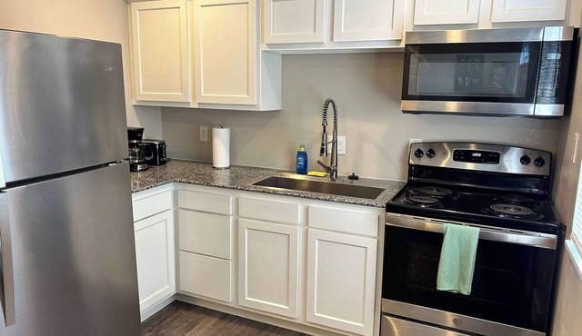 Carter #1, Two bedroom unit near Xavier, Downtown