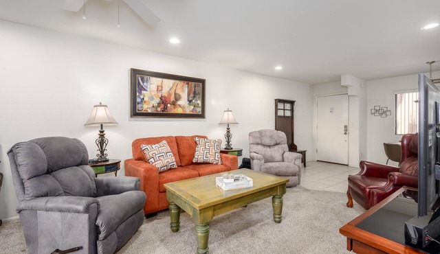 CASA PALOMA - Anasazi Village - Steps away from heated pool and golf course