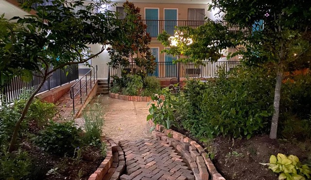 Cascades Inn