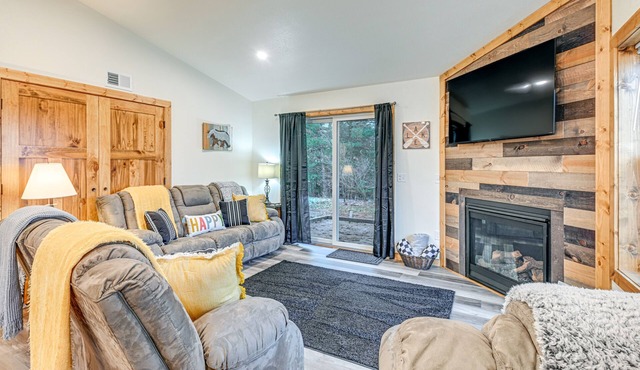 Castle Rock Lake Cabin: Water & Trail Access!