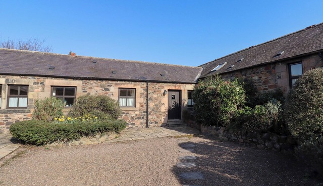 CATKIN COTTAGE, pet friendly, character holiday cottage in Wooler