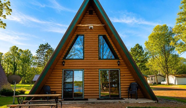Cedar Cove Cabin 2