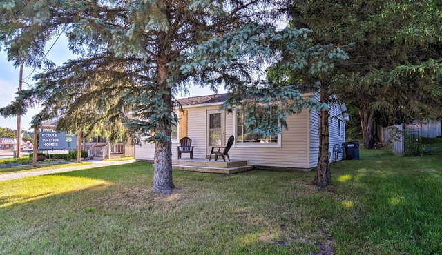 Cedar Home w/Deck & Grill Near Lake Leelanau!