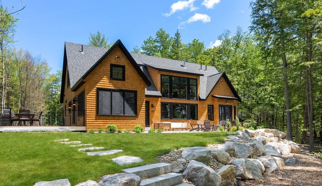 Cedar Lane Lodge - Luxury Lake House