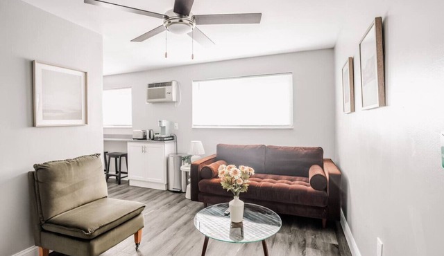 Central 1B Apt Close to UC Hospitals, Xavier, DT