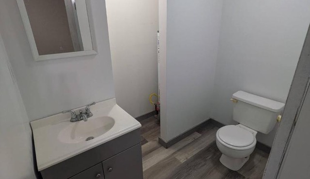 Centrally Located 2-bedroom house in Robinson