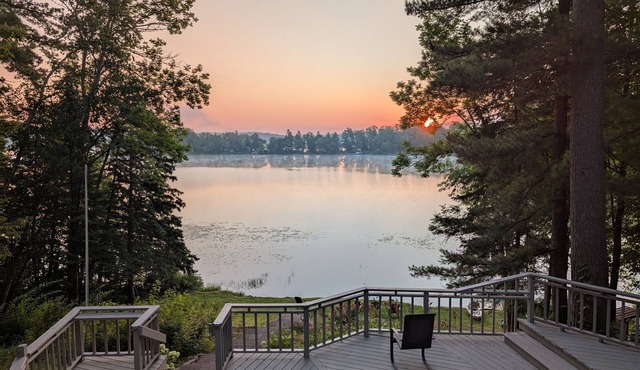 Centrally located peaceful and relaxing stay on the lake and near the trails