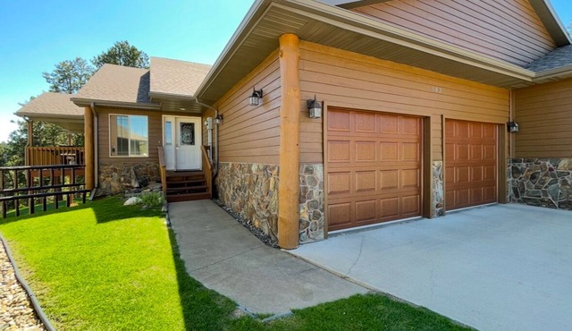 Centrally located to all Black Hills attractions! Best views of Hill City.