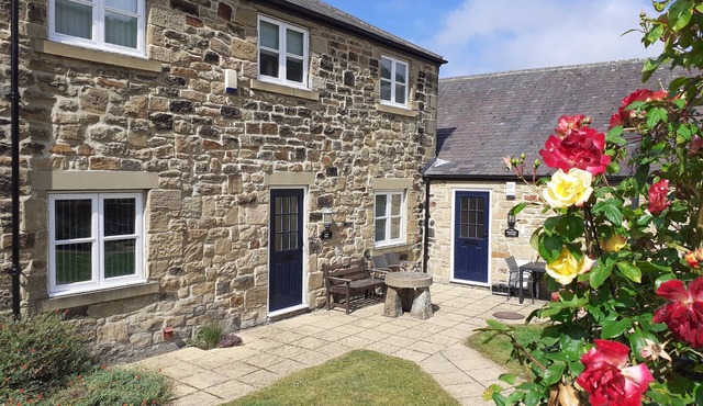Chaff House – Dog‑Friendly Family Cottage on Burradon Farm near coast