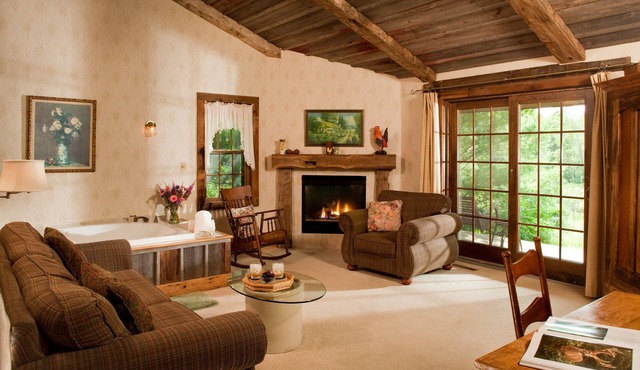 Chanticleer Cabins