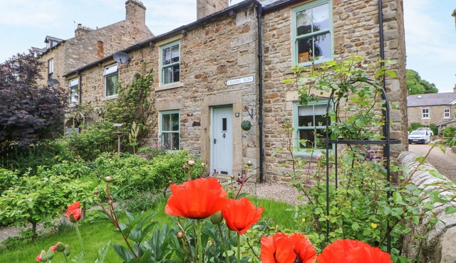 CHAPEL COTTAGE, pet friendly, with open fire in Middleton-In-Teesdale