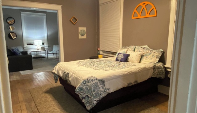 Charming 1-Bed 1-Bath townhome in University City with WiFi, AC