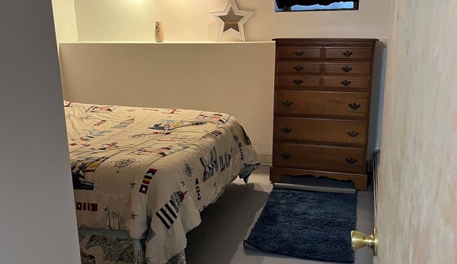 Charming 1-bedroom apartment with WiFi, AC in wonderful Waltham