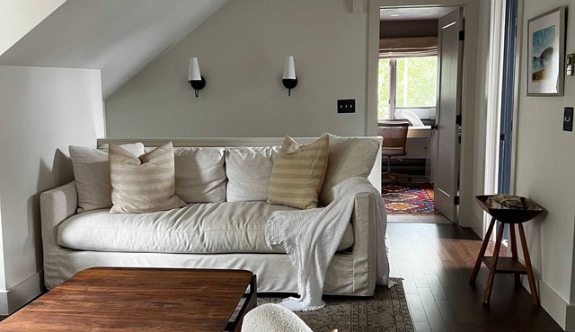 Charming 2-Bedroom Back Cove Retreat
