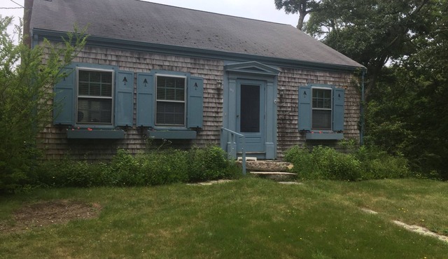 Charming 2-bedroom cottage in Woods Hole