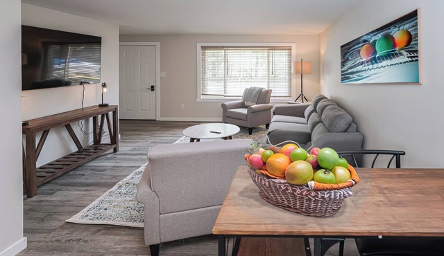 Charming 2-bedroom hotel suite in marvelous Green Lake, WI