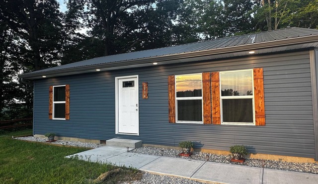 Charming 2-bedroom house in Devil's Elbow Osgood, IN