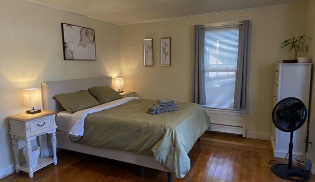 Charming 2 bedroom apt in downtown Somersworth. Close to highway and major shops