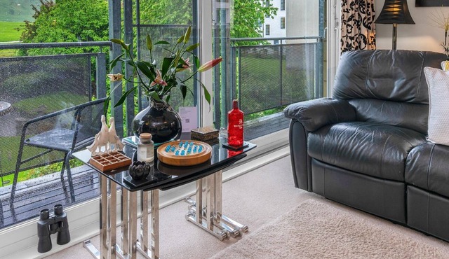 Charming 2BR-2BA Flat next to Royal Park of Holyrood