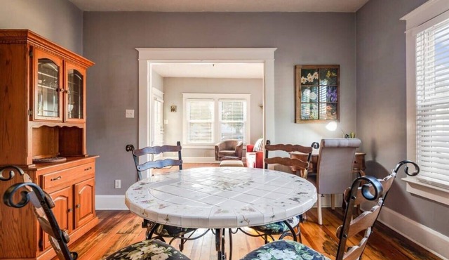 Charming 2BR *Hot Tub* Getaway