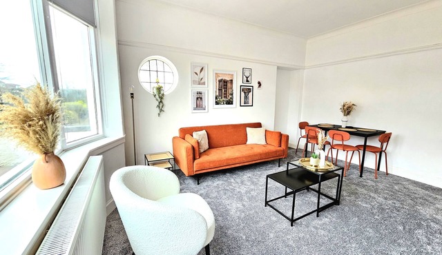 Charming 3-Bed Oasis-free parking