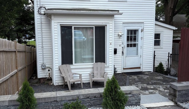 Charming 3-bedroom house with fast WiFi and is pet-friendly in Brockton
