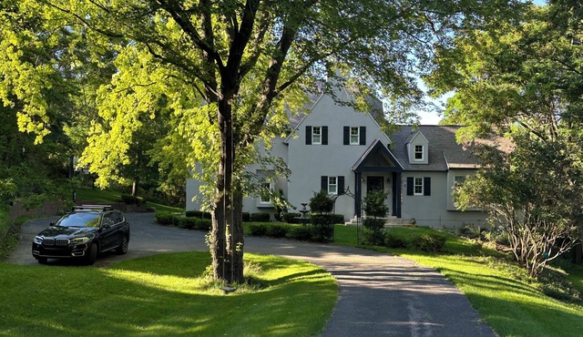 Charming 3-bedroom house on the edge of town in pleasant Petoskey
