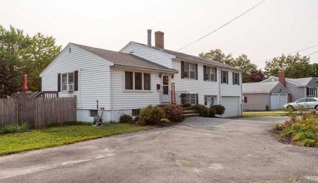 Charming 3-bedroom house in delightful Peabody