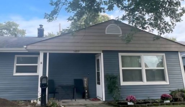 Charming 3-bedroom cottage with AC in Indianapolis